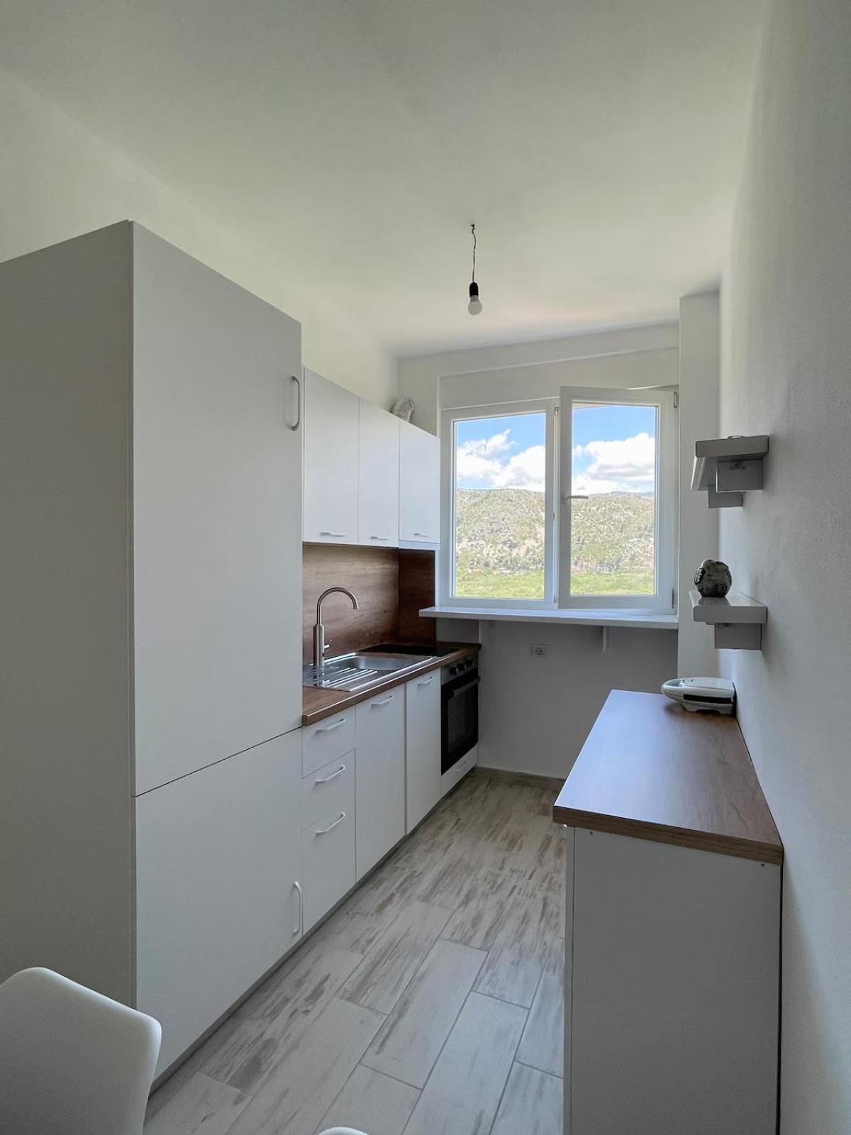 Shengjin Apartment *